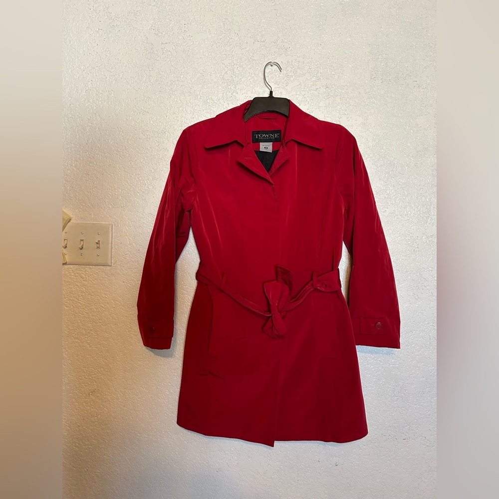 Towne Collection by London Fog 
Rain Trench Coat Red Belted W Pockets Size M